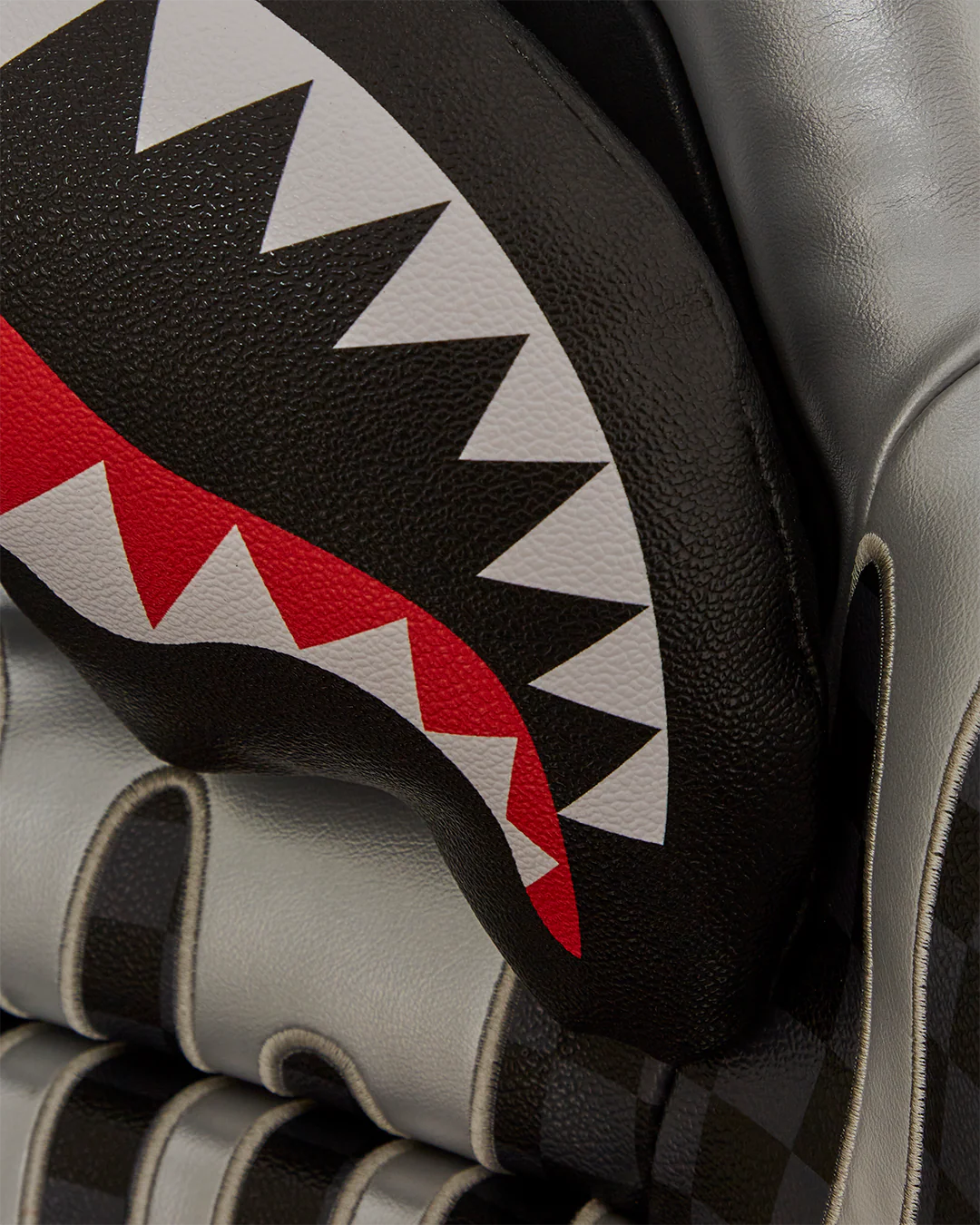 GHOST DRIP SHARK CHAIR - Image 9