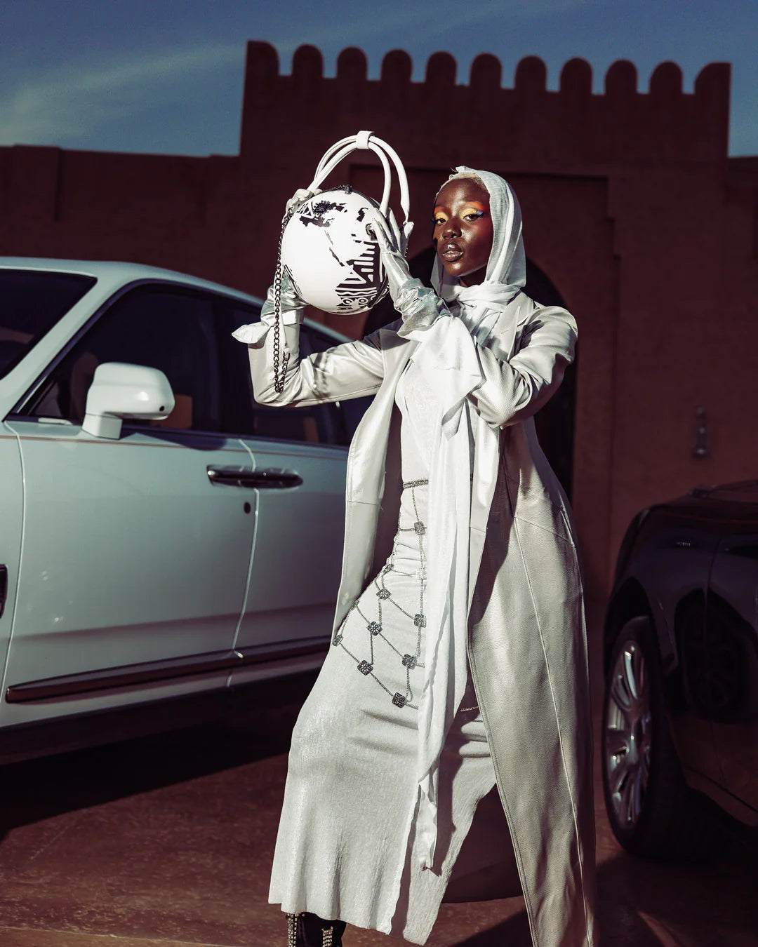 A.I.8 AFRICAN INTELLIGENCE - ORIGIN STORY GLOBE BAG - Image 8
