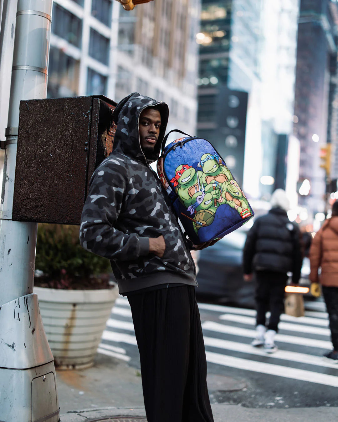 TMNT SEWER CAP DLXSR BACKPACK - Image 9