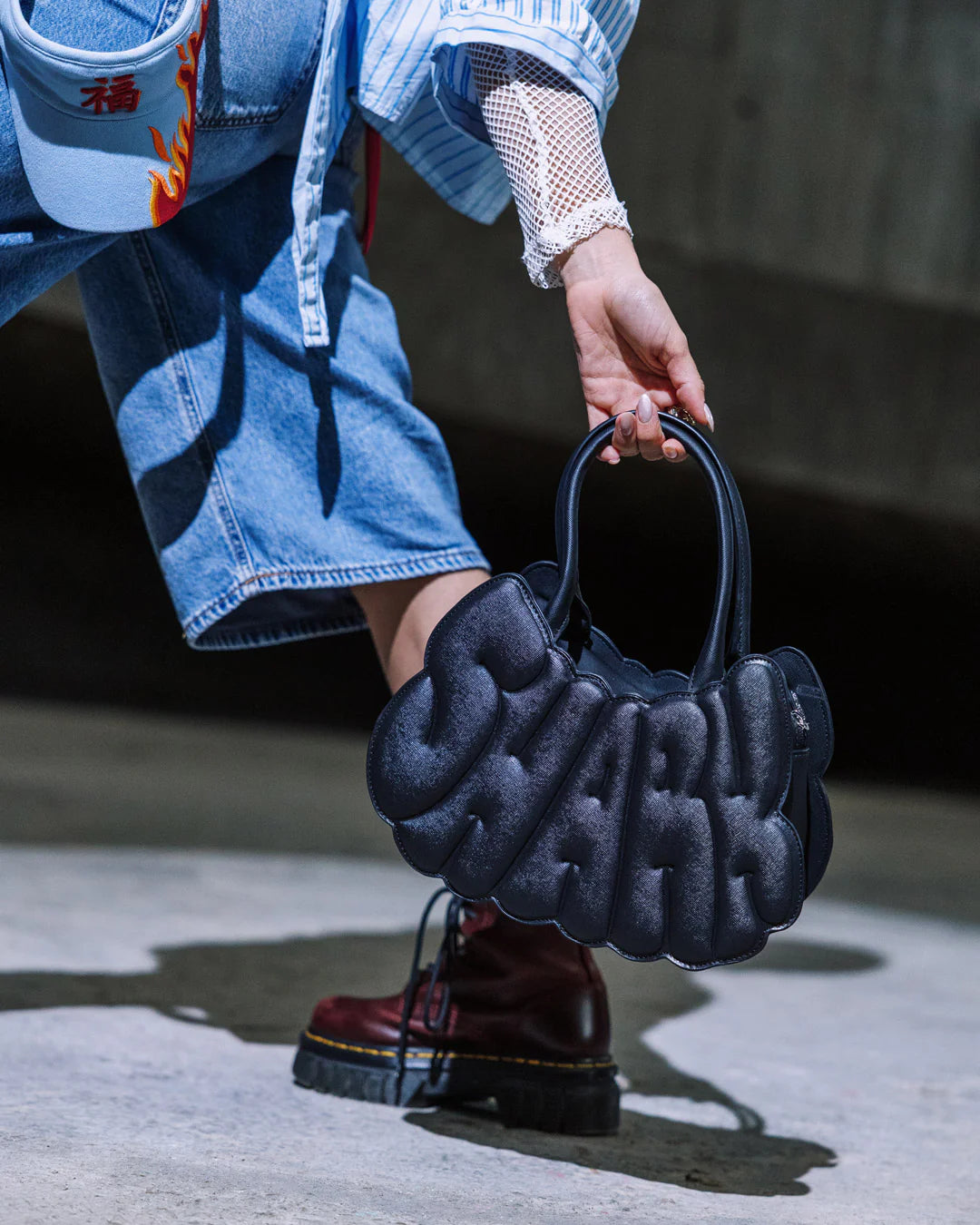 BUBBLE BUBBLE SHARK HANDBAG - Image 3