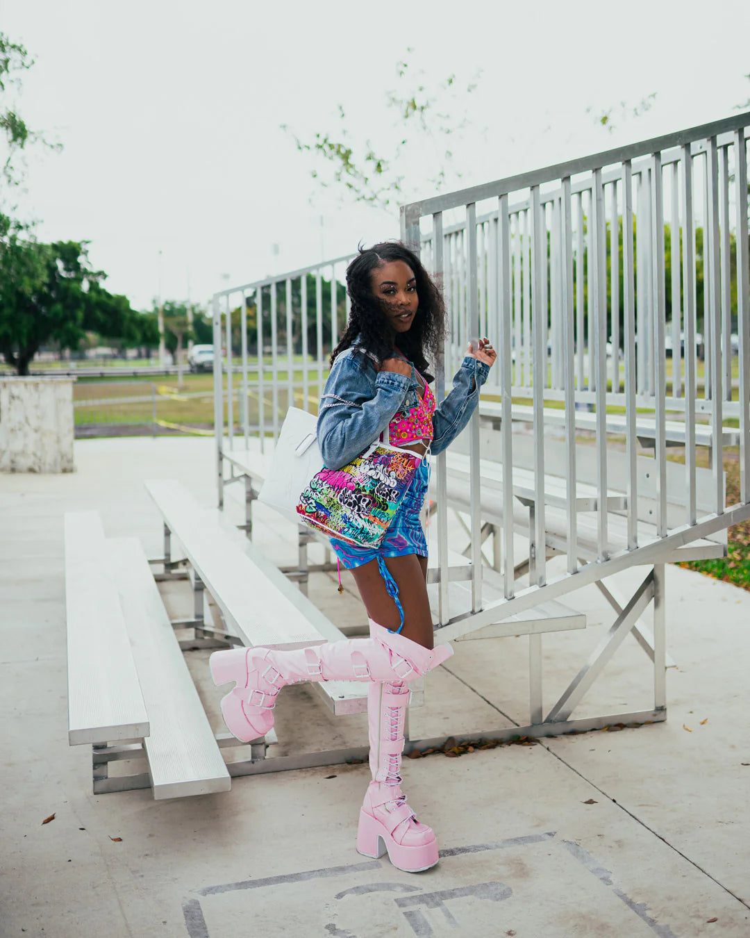 HALF GRAFF TOTE - Image 4