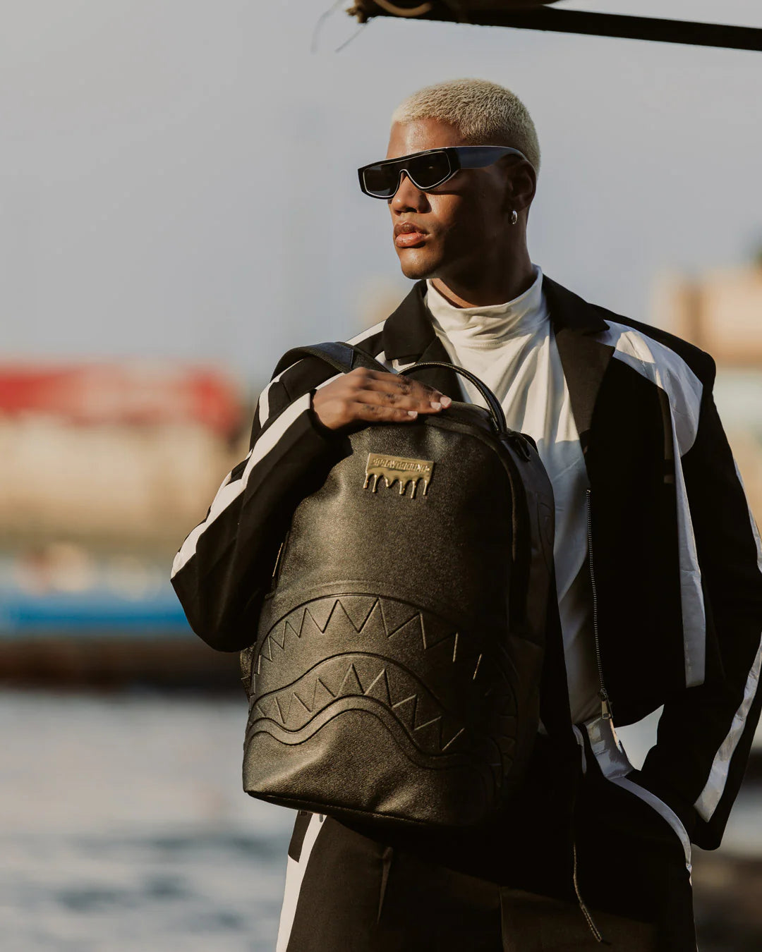 GOLD BRICK DRIP BLACK BACKPACK - Image 10