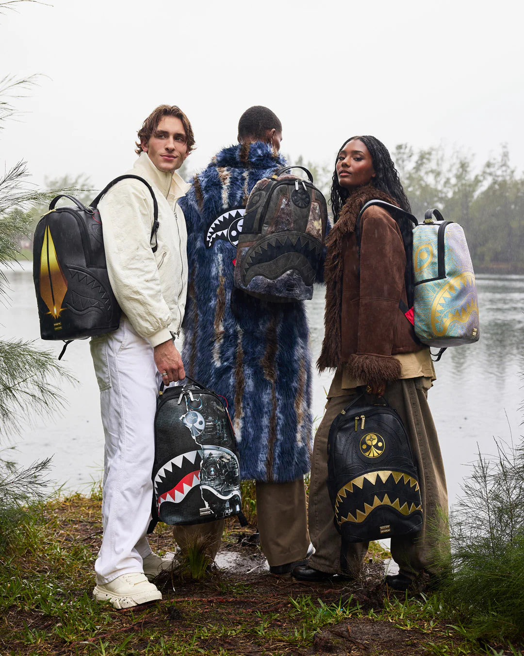 FOUNDATION CRYSTAL IRIDESCENT SHARK BACKPACK - Image 8