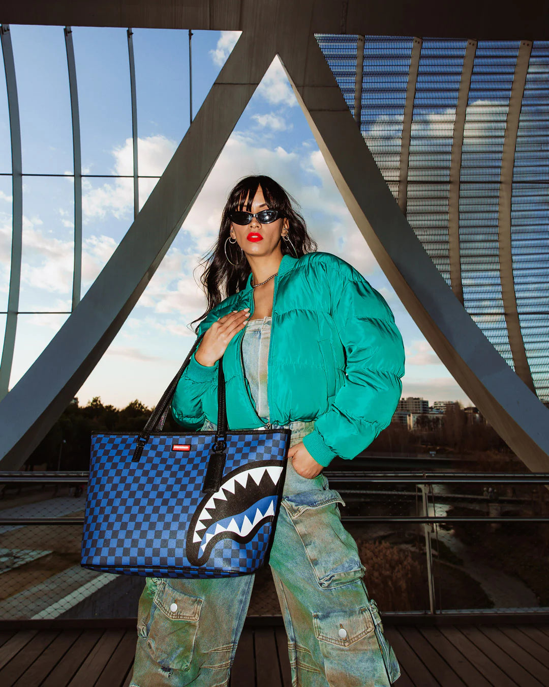 MIDNIGHT MAGIC SHARKS IN PARIS TOTE - Image 2