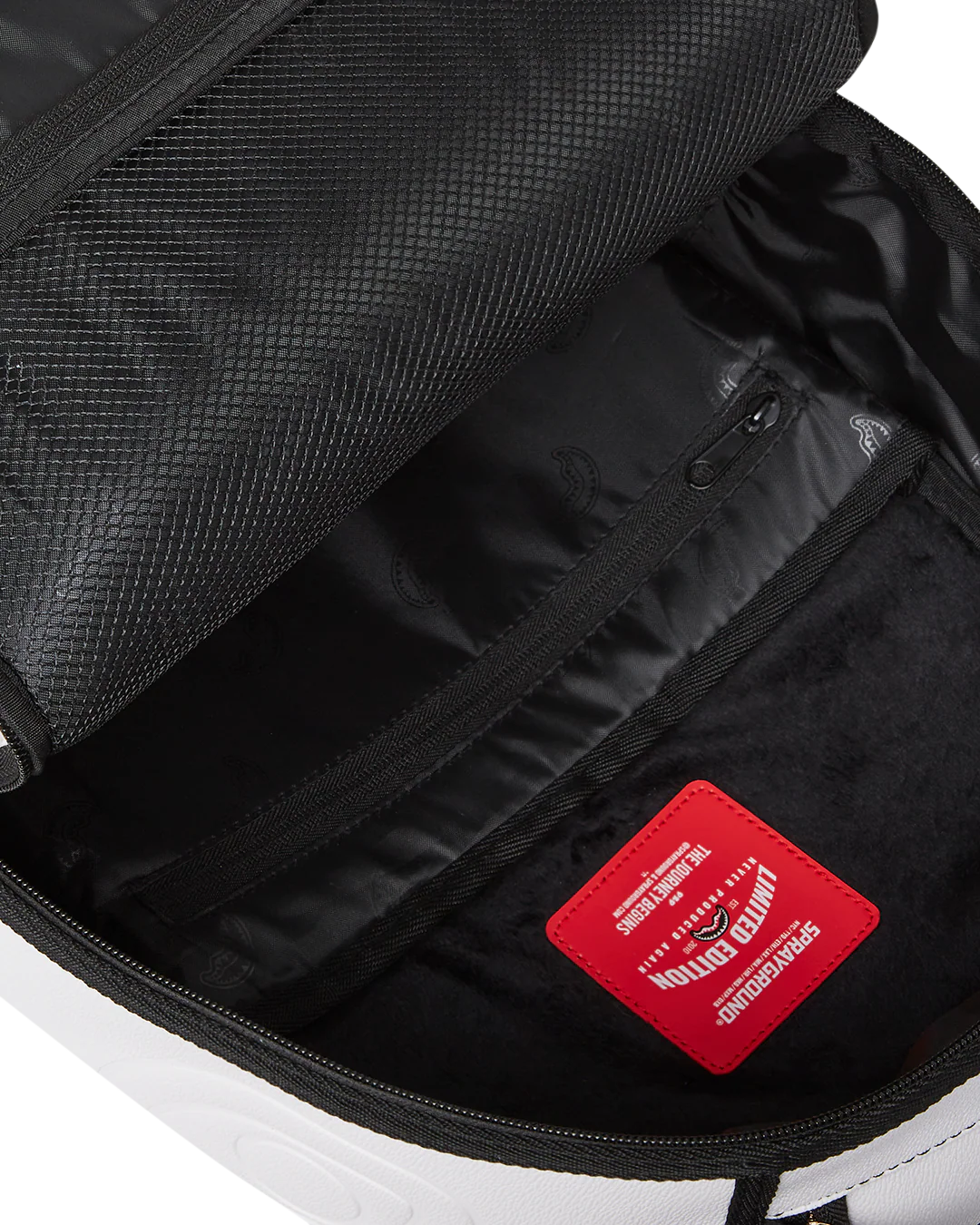 SPRAYSHARKS WORLDWIDE BACKPACK - Image 10