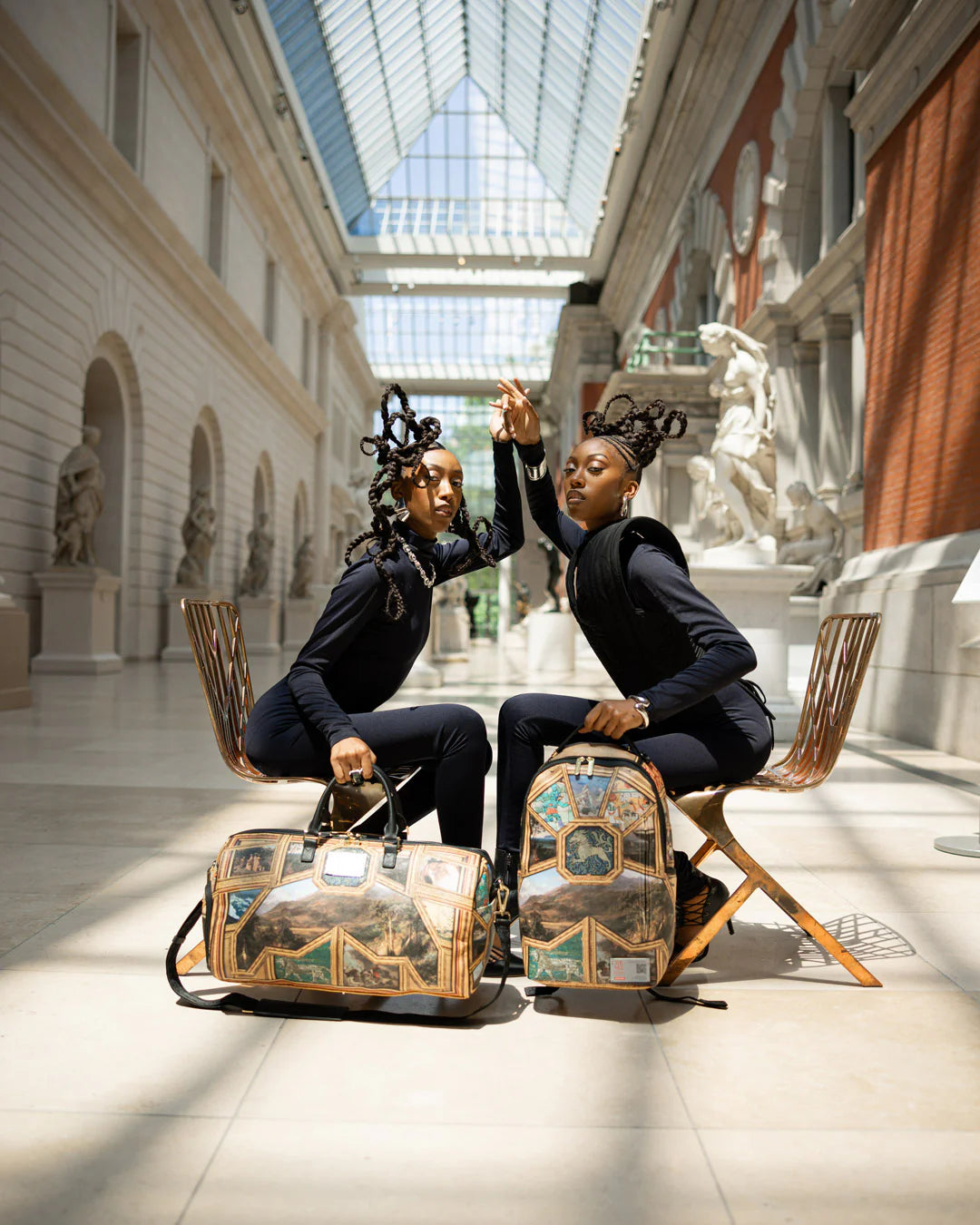 THE MET MASTERPIECES DUFFLE - Image 15