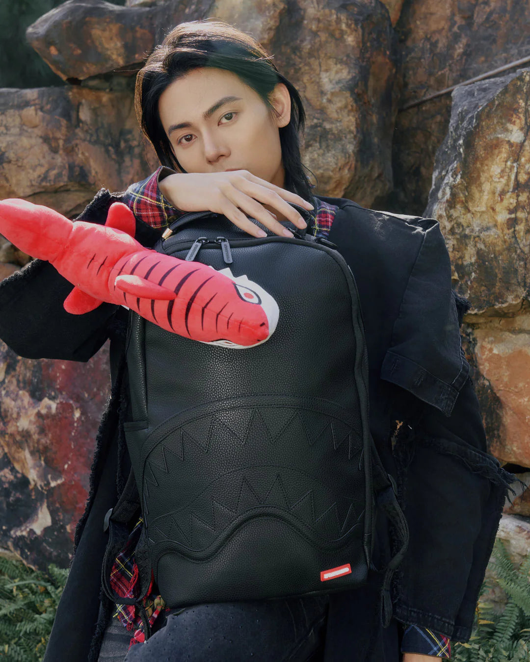 PLUSH SHARK BIG BITE BACKPACK - Image 10