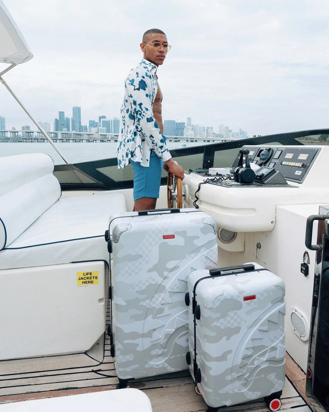 3AM LE BLANC SHARKNAUTICS HARDSHELL FULL-SIZE LUGGAGE - Image 17