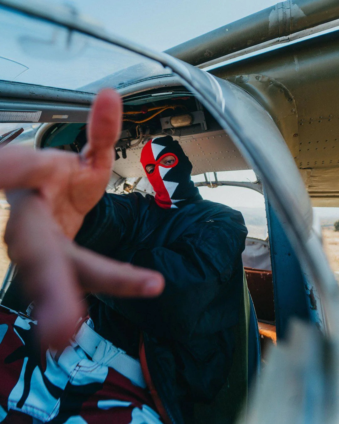 VERTICAL SHARK SKI MASK - Image 8