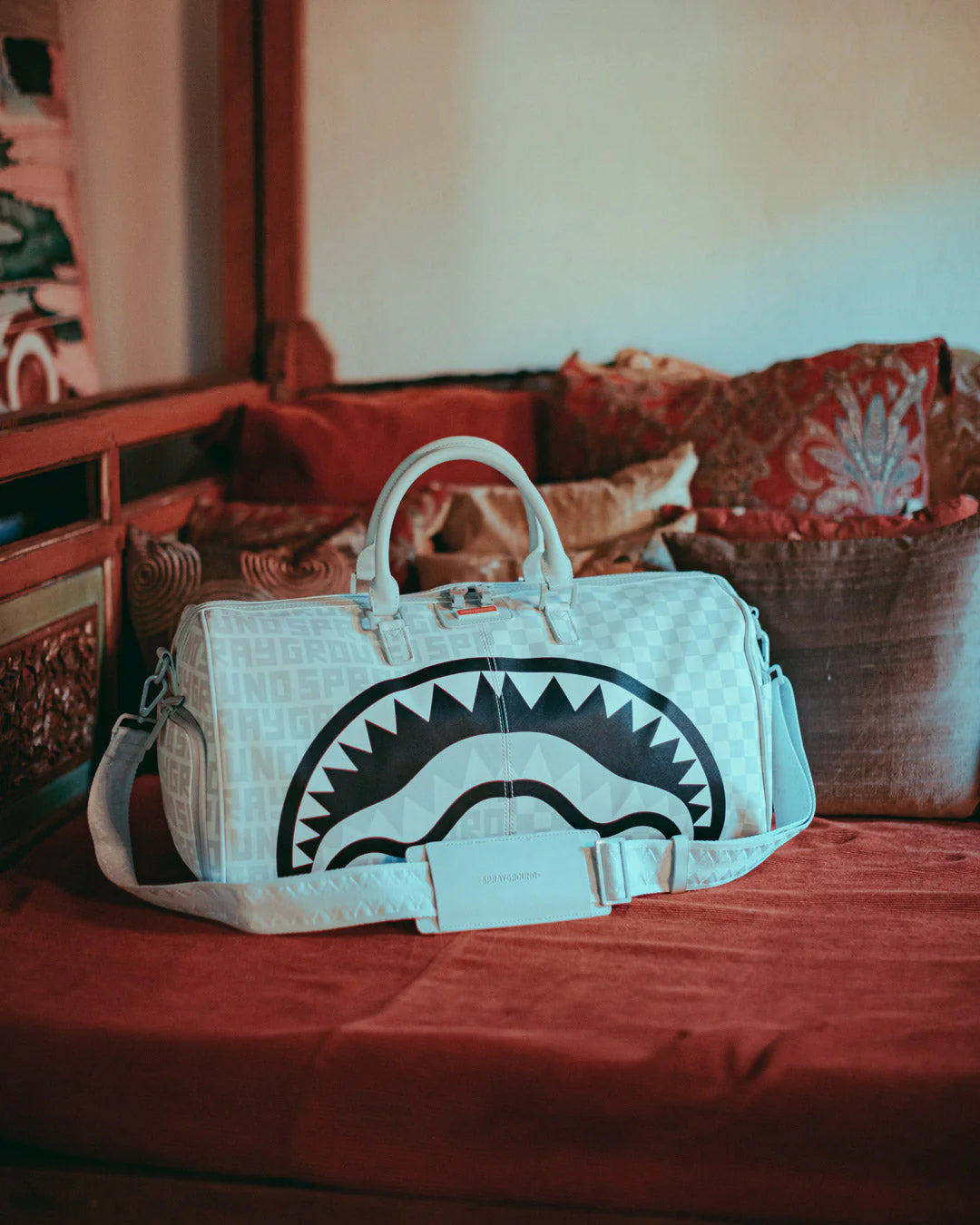 SPLIT THE CHECK (PEARL) DUFFLE - Image 9