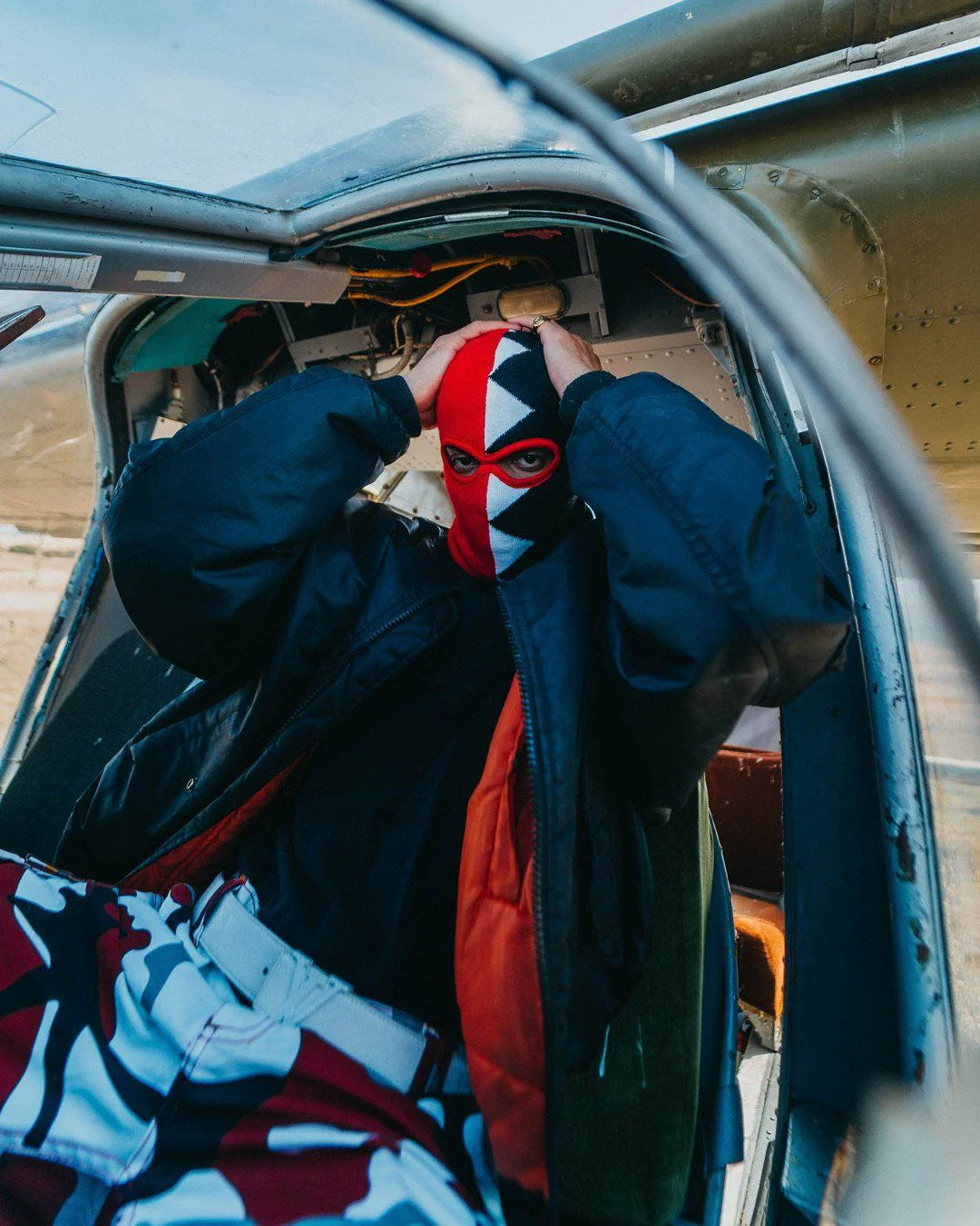 VERTICAL SHARK SKI MASK - Image 6
