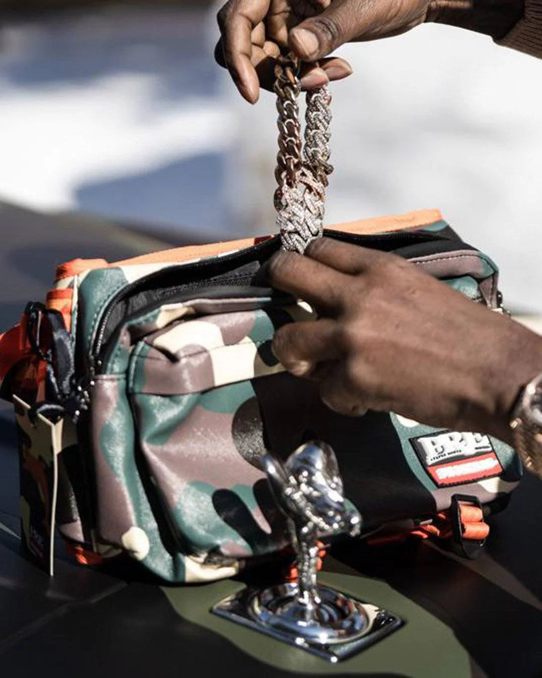 YOUNG DOLPH CROSSBODY - Image 4