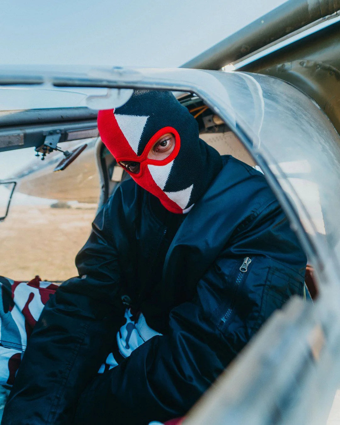 VERTICAL SHARK SKI MASK - Image 3