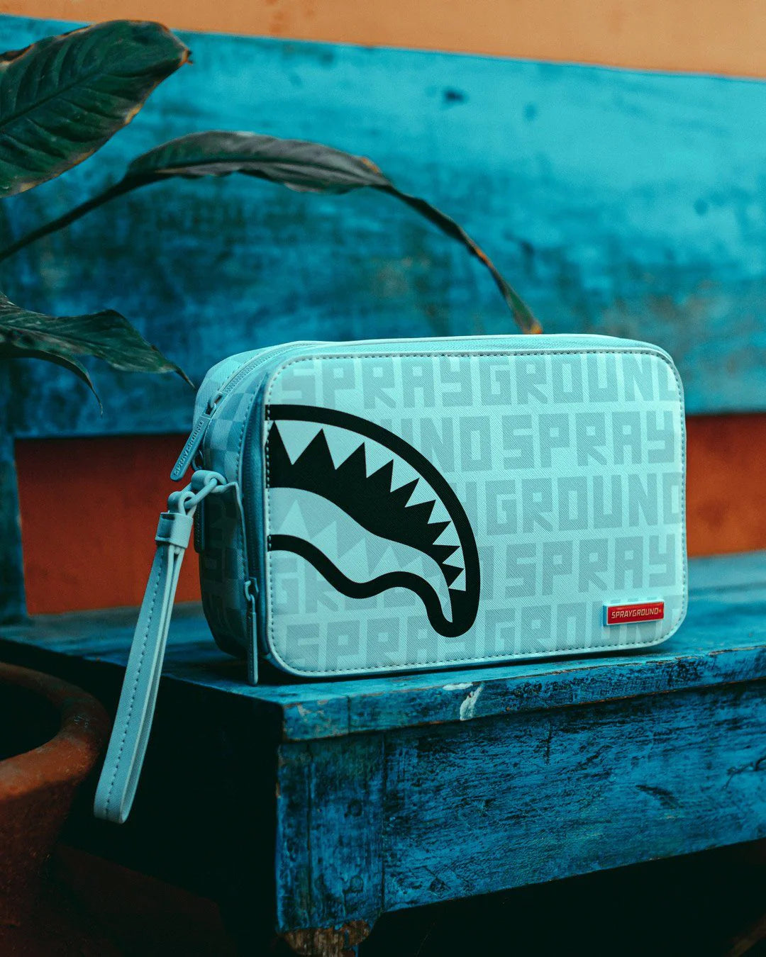 SPLIT THE CHECK (PEARL) TOILETRY BAG - Image 6