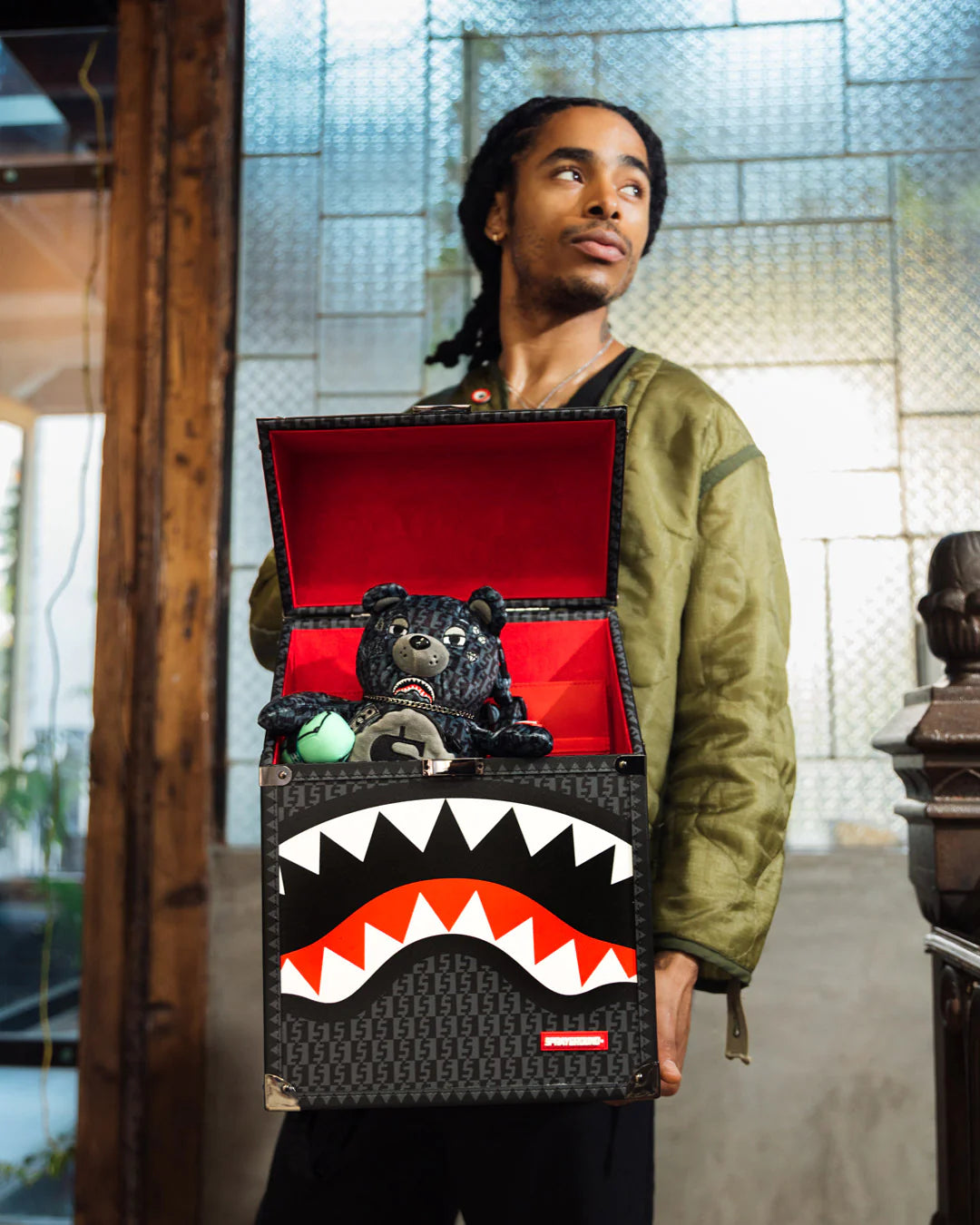SPRAYGATTI REVV CHATURANGA SHARK 1900 BACKPACK - Image 5