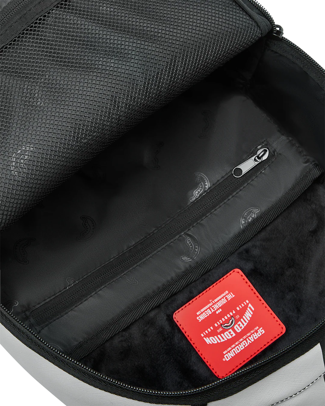 SHARK CENTRAL SPLIT BACKPACK BLK/WHT (DLXV) - Image 19