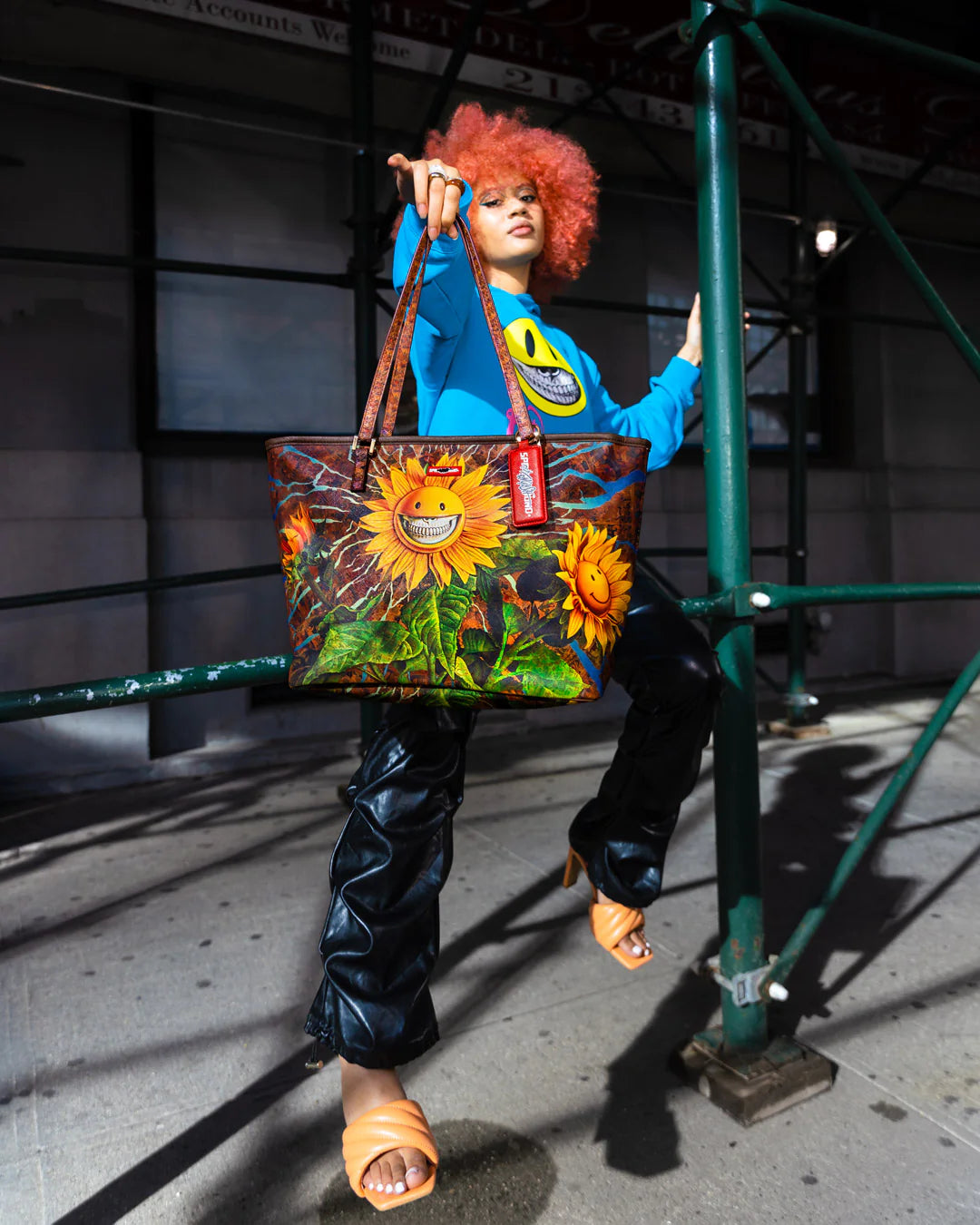 SUNFLOWER GRIN RON ENGLISH COLLAB TOTE - Image 3