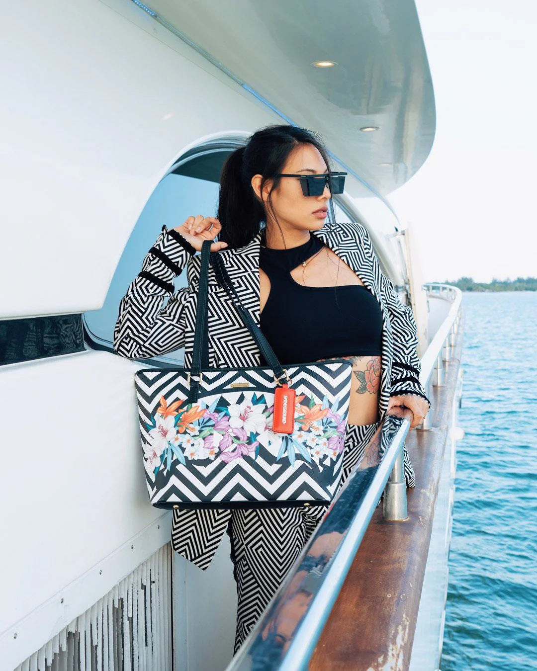 GLASS HOUSE TOTE - Image 7