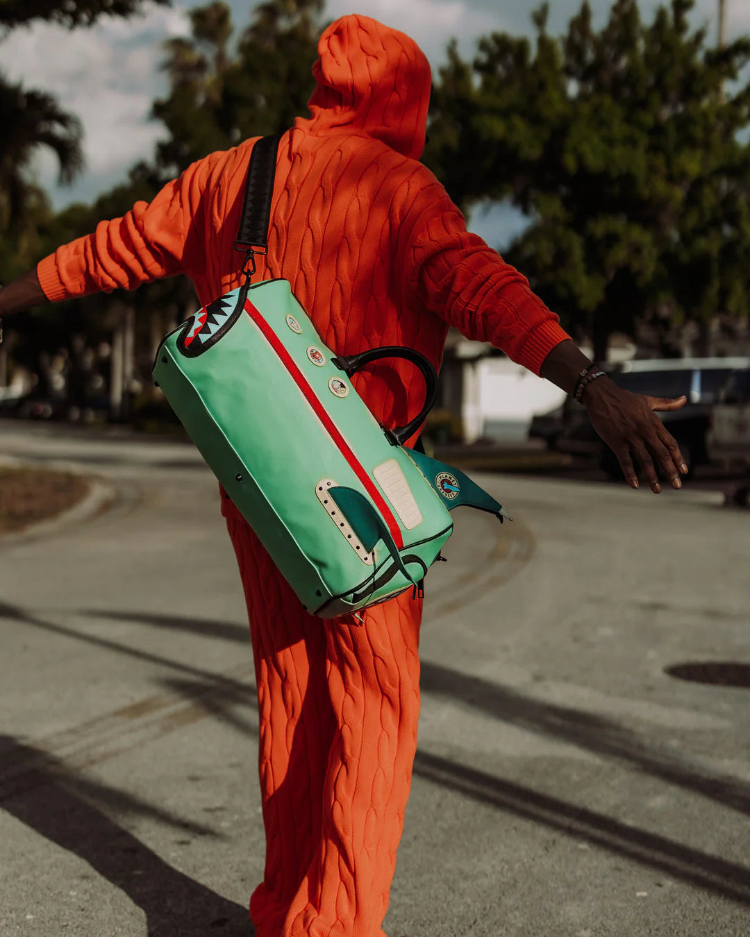 FUTURAMA PLANET EXPRESS PACK DUFFLE - Image 9