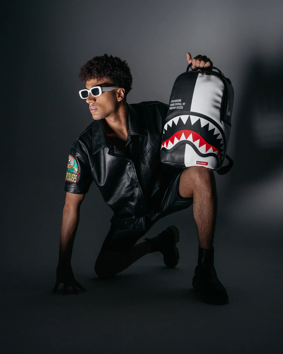 SHARK CENTRAL SPLIT BACKPACK BLK/WHT (DLXV) - Image 6