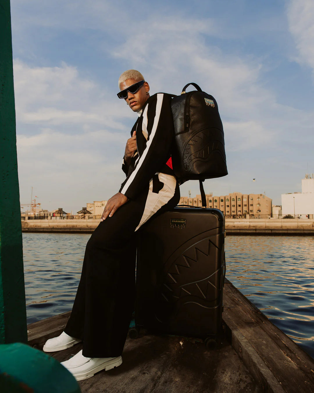 GOLD BRICK DRIP BLACK BACKPACK - Image 14